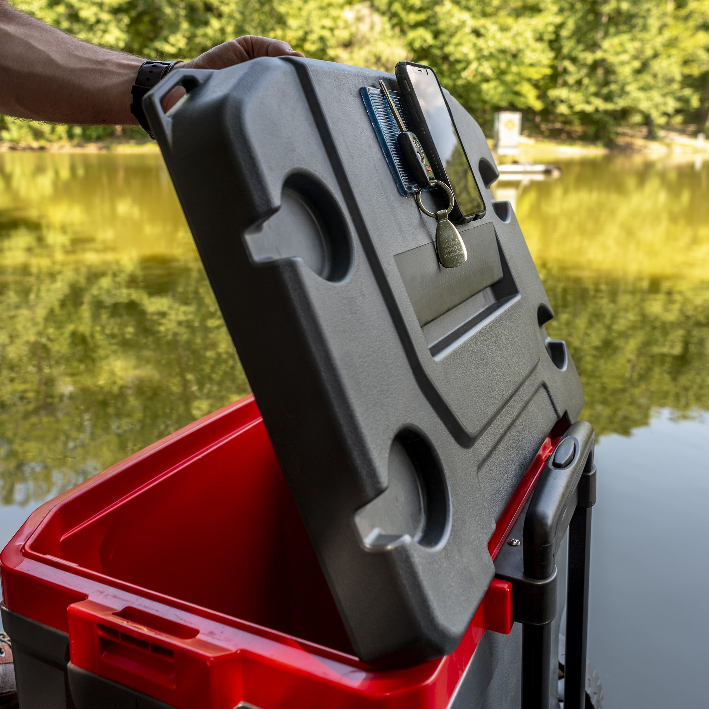 bolo pads to lure fish Lure Pad (Sticky Gel) Lure Lock Fishing Tackle Boxes
